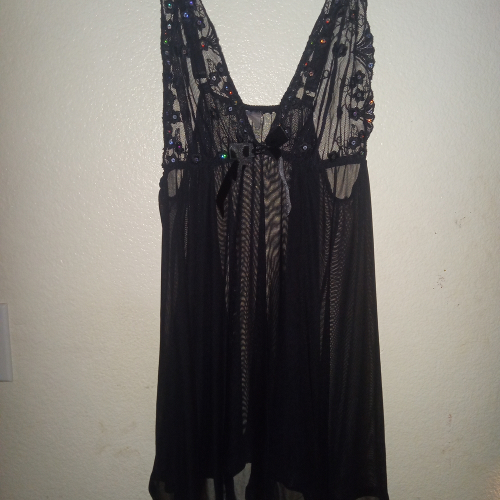 Elegant Black Lace Chemise